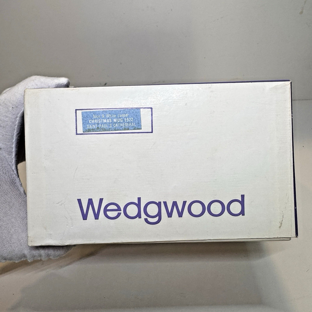 Vintage Wedgwood Jasperware St. Paul's Cathedral Christmas 1972 Mug NIB w Manual - Picture 7 of 15